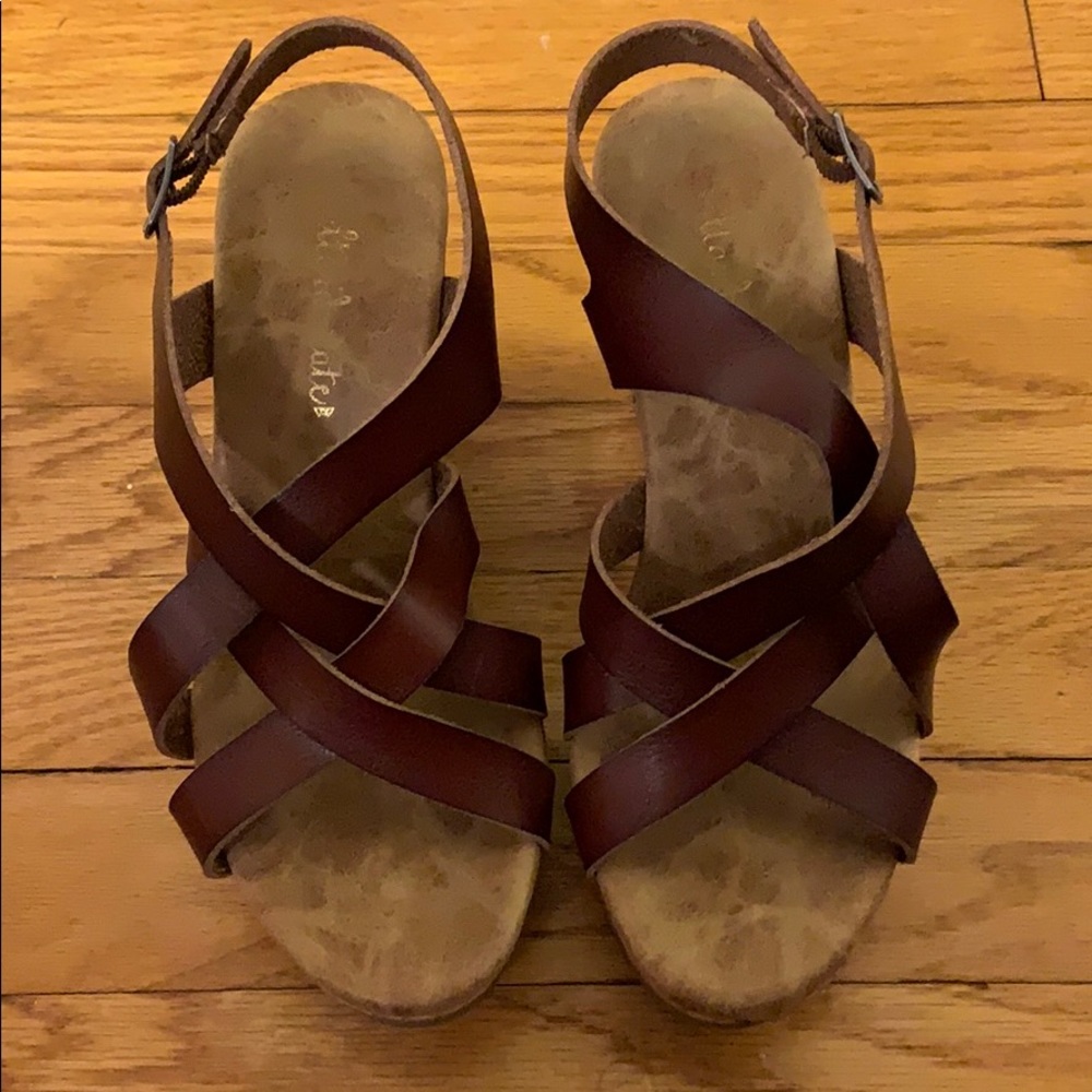 Altar’d State Emory size 7 cognac wedge sandal